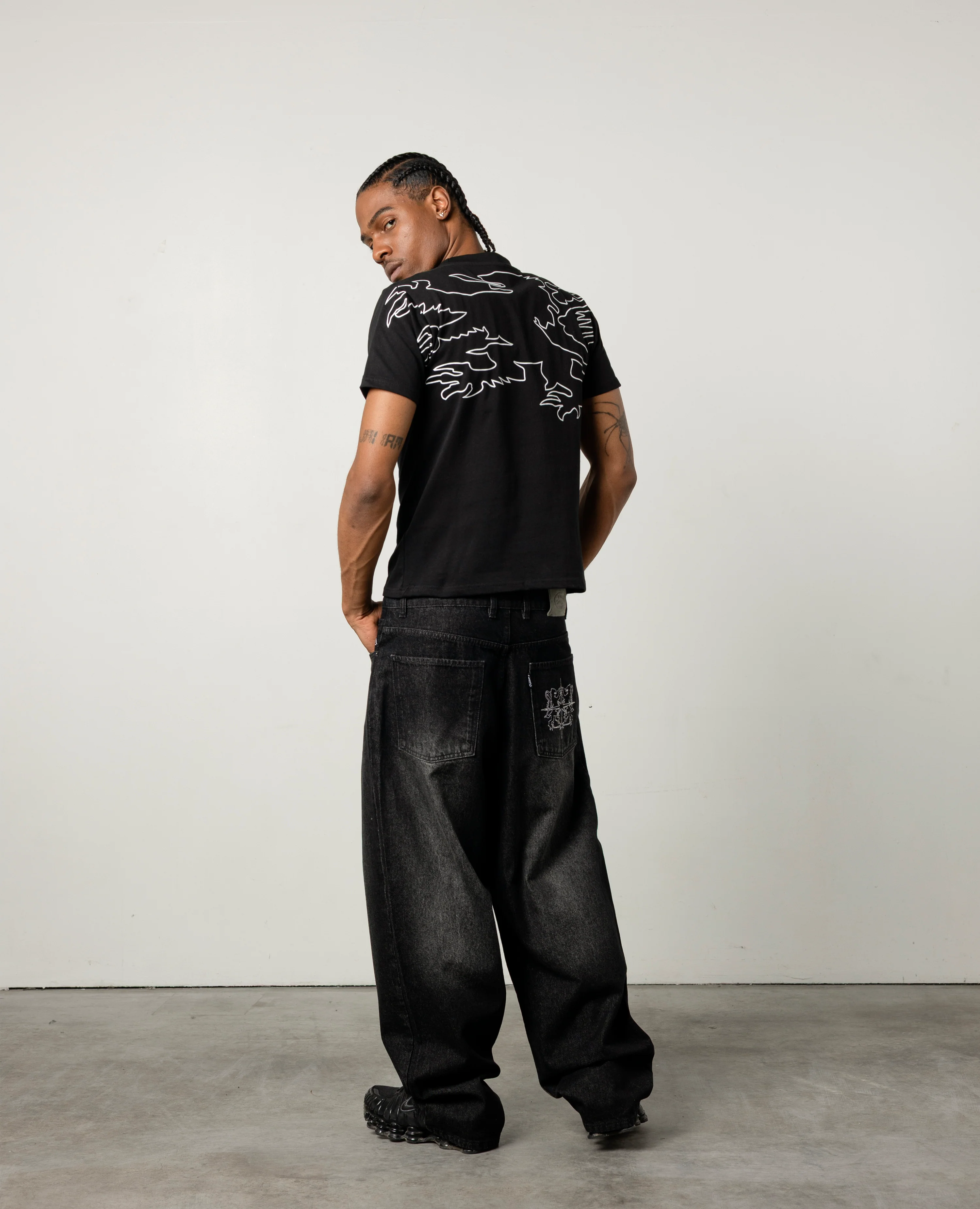 BLACK FLANDRES BLAZON T-SHIRT - Image 4